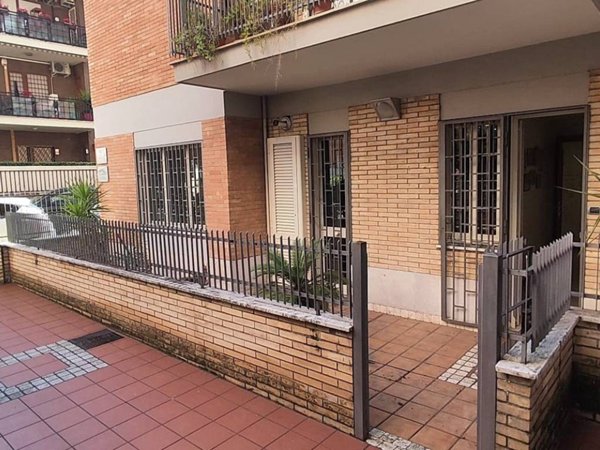 appartamento in vendita a Roma in zona Appio Claudio