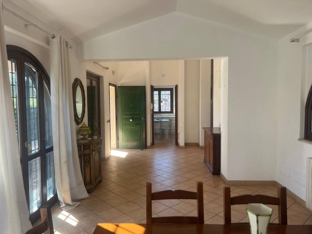 appartamento in vendita a Roma in zona Acilia