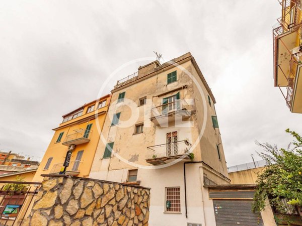 appartamento in vendita a Roma in zona Tor Cervara