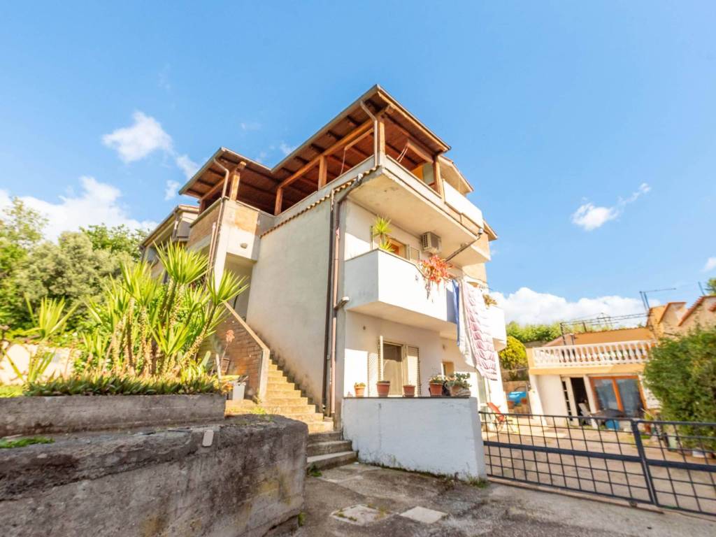 appartamento in vendita a Roma in zona Finocchio