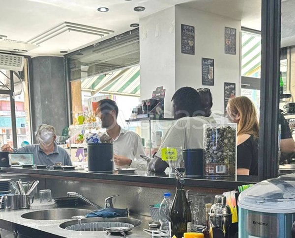 negozio in vendita a Roma in zona Prenestino-Centocelle