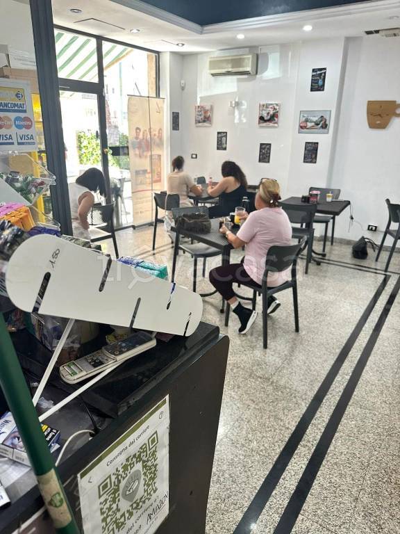 negozio in vendita a Roma in zona Prenestino-Centocelle