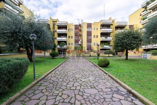 appartamento in vendita a Roma in zona Giuliano Dalmata