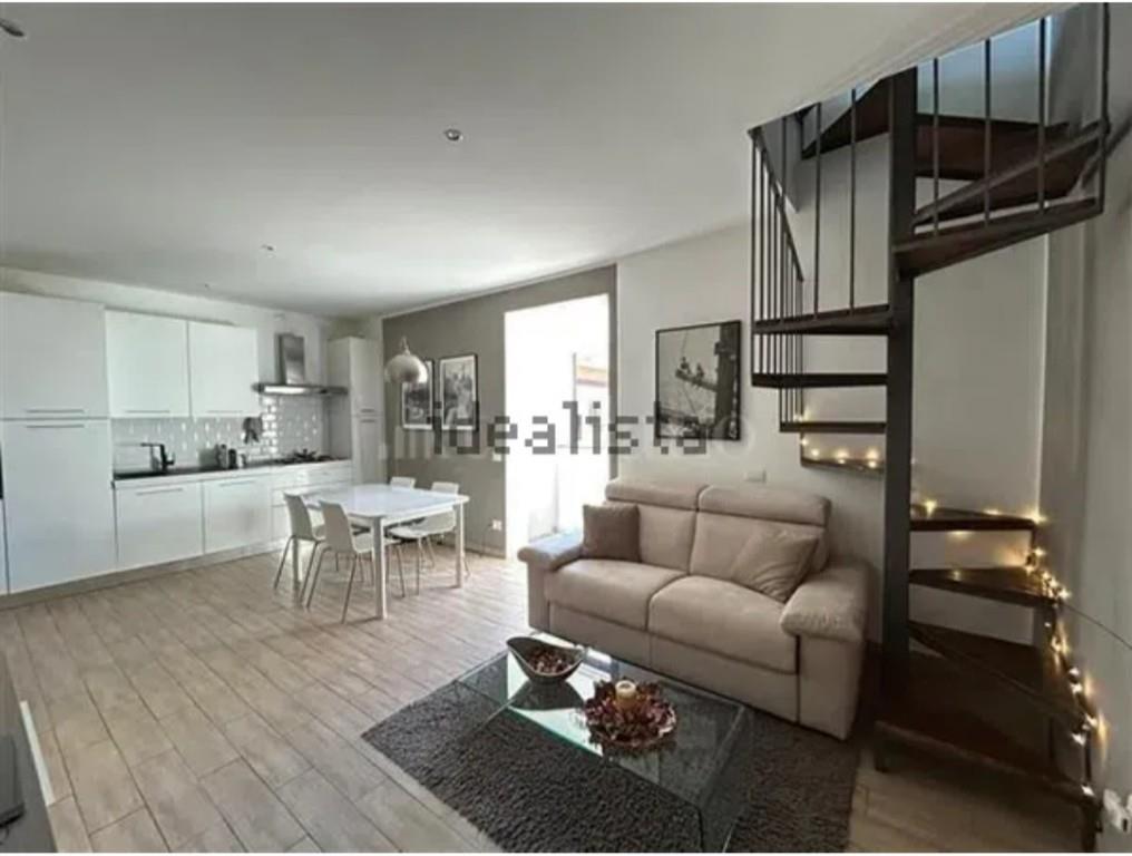 appartamento in vendita a Roma in zona Acilia