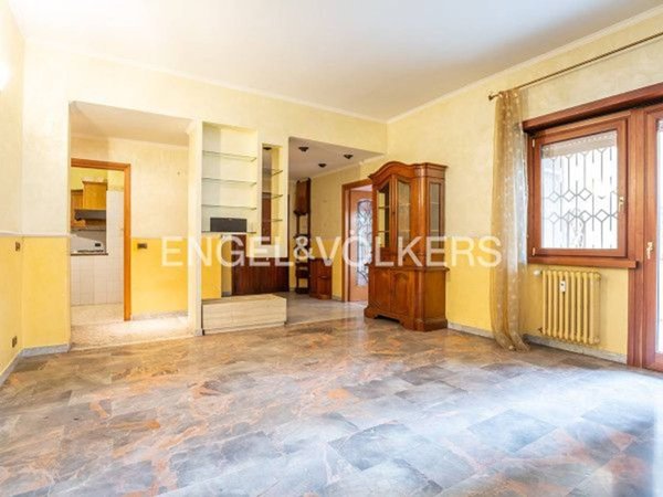 appartamento in vendita a Roma in zona Ardeatino