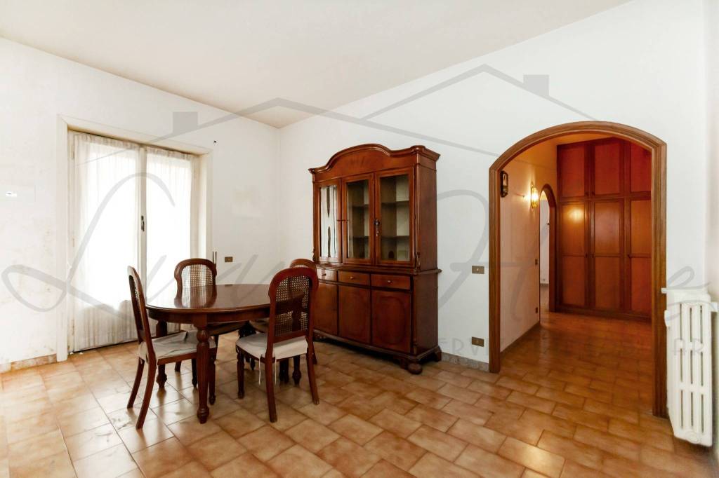 appartamento in vendita a Roma in zona Appio Latino