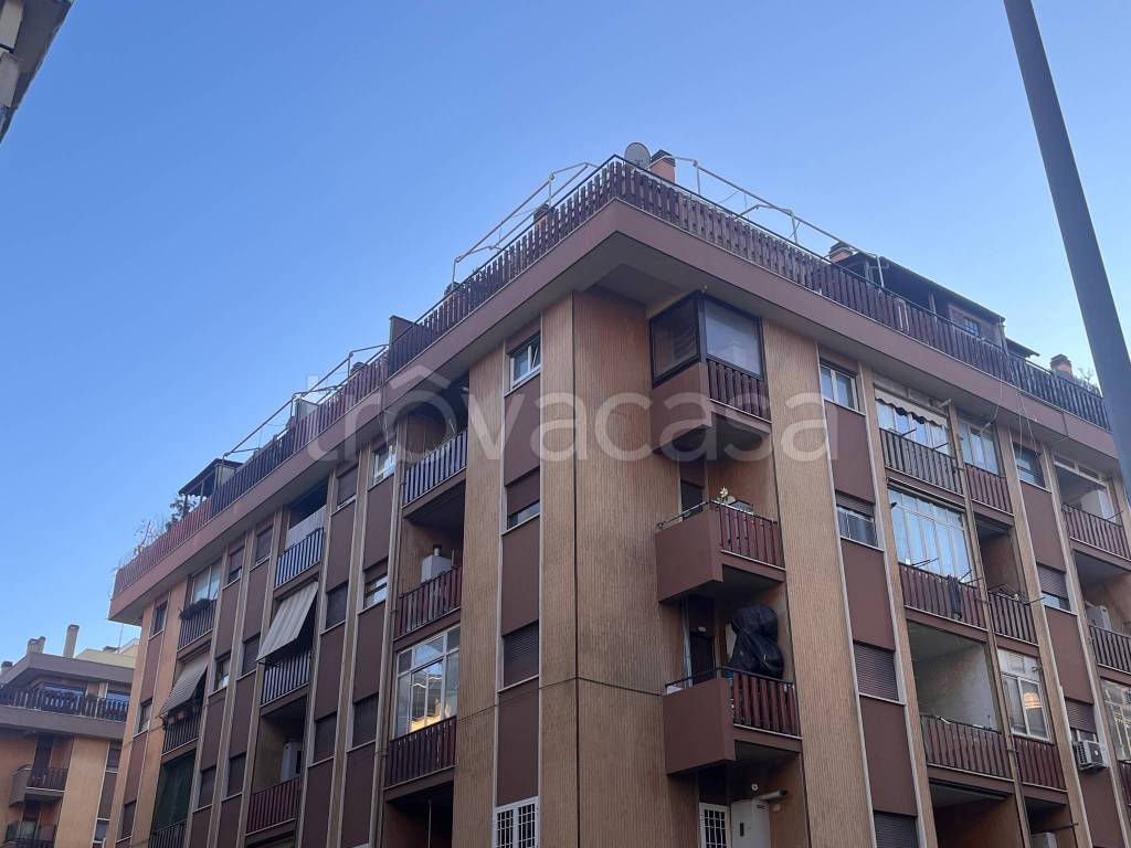 appartamento in vendita a Roma in zona Ostia