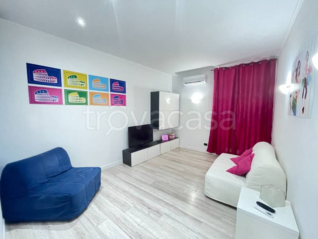 appartamento in vendita a Roma in zona Tuscolano