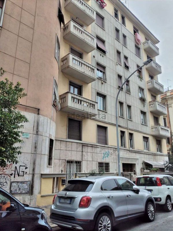 casa semindipendente in vendita a Roma in zona Appio Latino