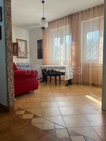 appartamento in vendita a Roma in zona Tor de' Cenci
