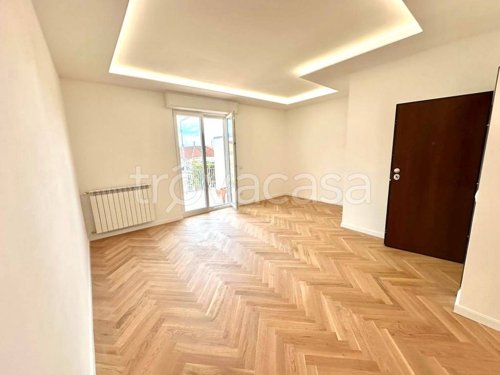 appartamento in vendita a Roma in zona Ardeatino