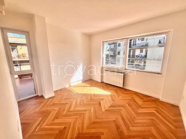 appartamento in vendita a Roma in zona Ardeatino