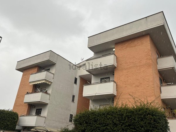 appartamento in vendita a Roma in zona Selva Candida