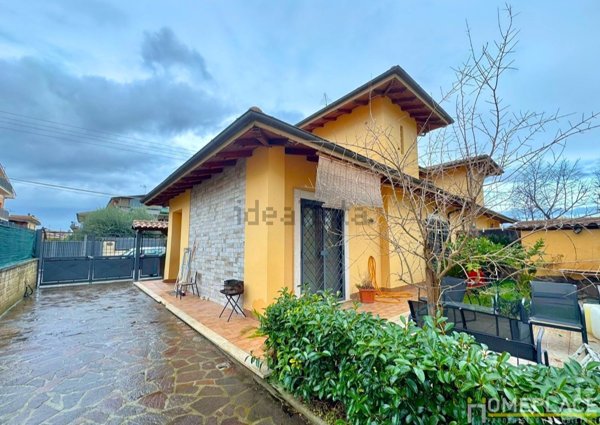 casa indipendente in vendita a Roma in zona Colle del Sole