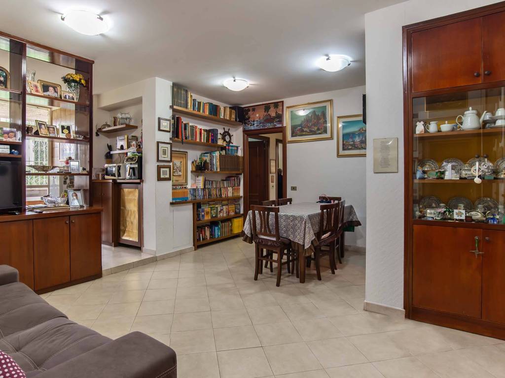 appartamento in vendita a Roma in zona EUR