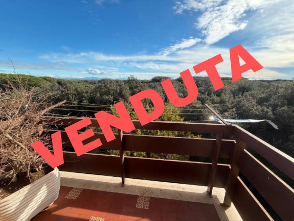 appartamento in vendita a Roma in zona Ostia