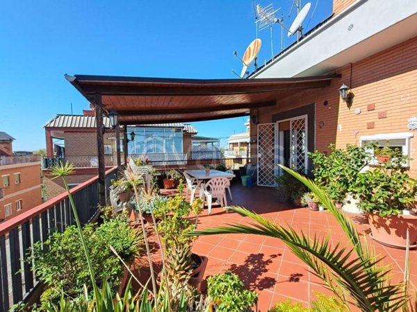 appartamento in vendita a Roma in zona Torre Maura