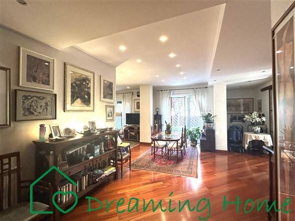 appartamento in vendita a Roma in zona Ardeatino