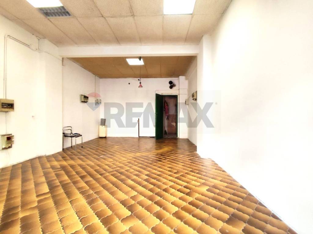 negozio in vendita a Roma in zona Tor di Quinto