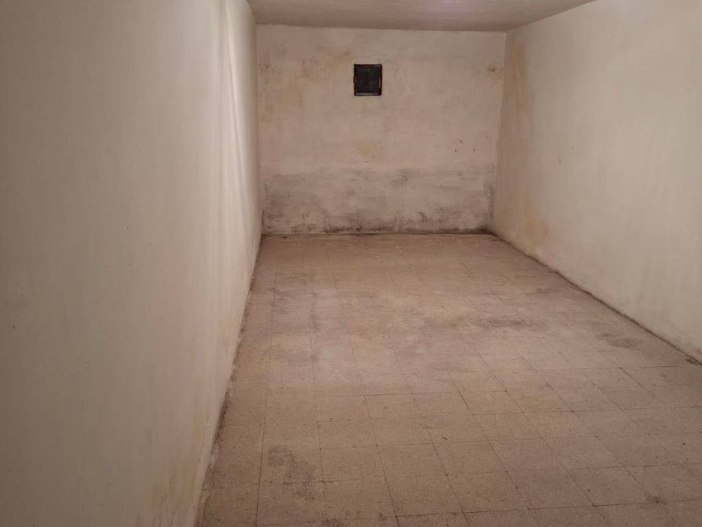 locale commerciale in vendita a Roma in zona Trastevere