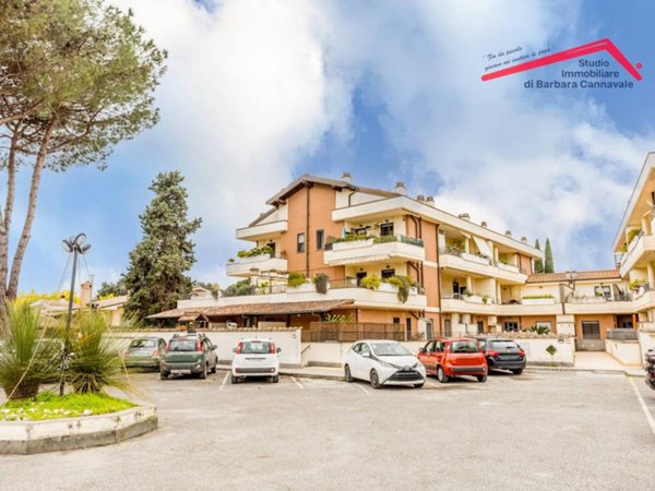appartamento in vendita a Roma in zona Infernetto