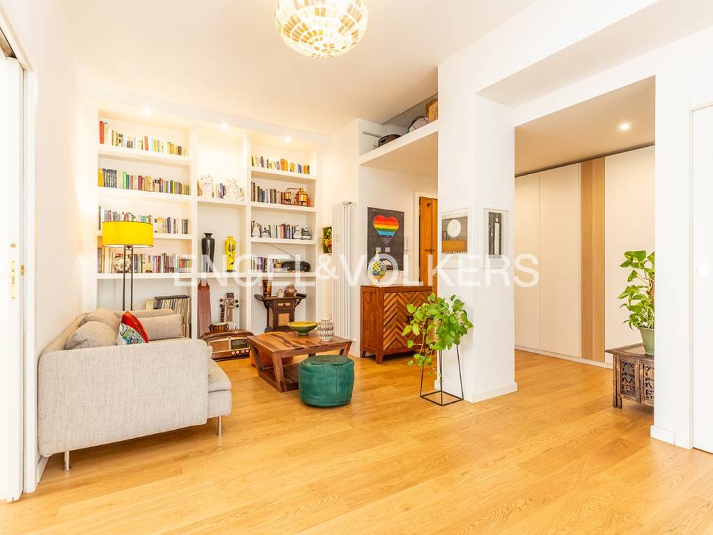 appartamento in vendita a Roma in zona Appio Latino