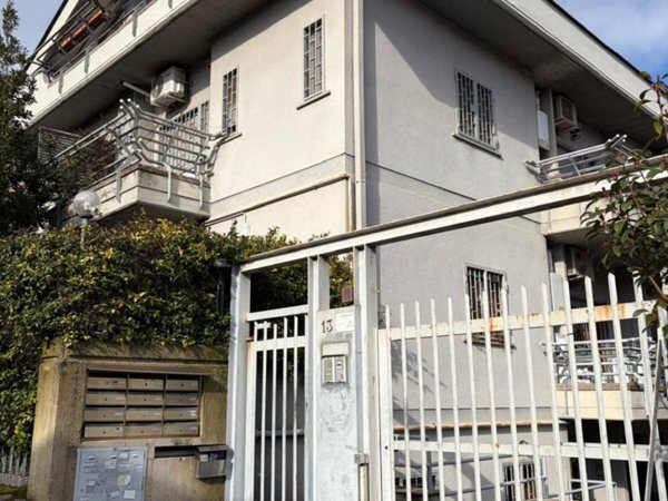 appartamento in vendita a Roma in zona Tomba di Nerone