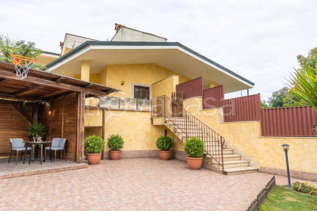 casa indipendente in vendita a Roma in zona Trigoria