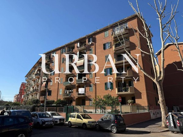 appartamento in vendita a Roma in zona Appio Claudio