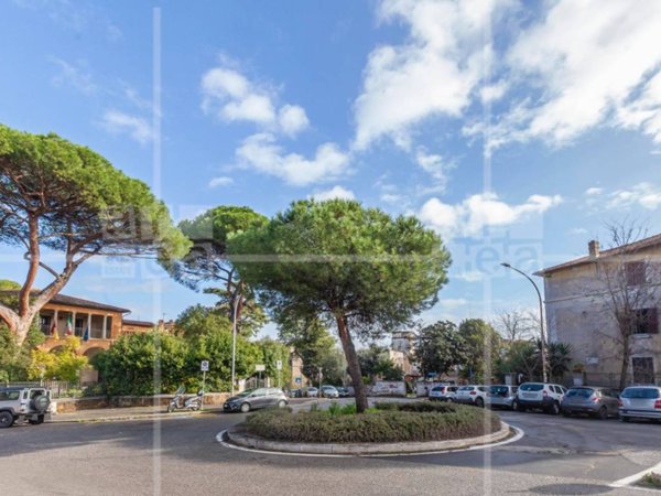 appartamento in vendita a Roma in zona Ostiense