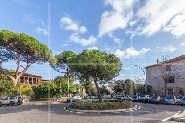 appartamento in vendita a Roma in zona Ostiense