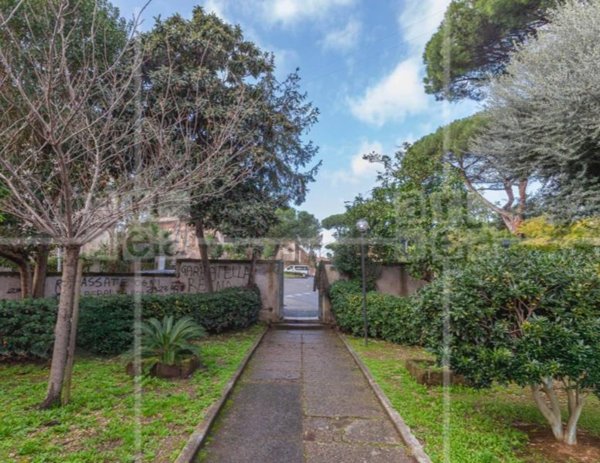 appartamento in vendita a Roma in zona Ostiense