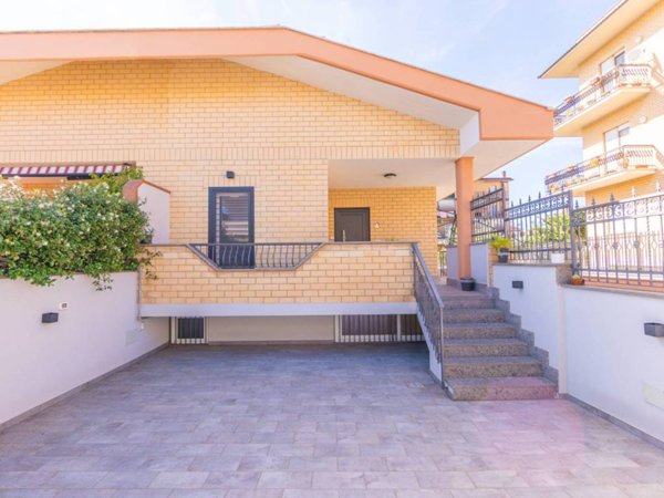 casa indipendente in vendita a Roma in zona Tor Vergata/Torrenova