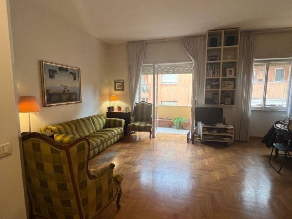appartamento in vendita a Roma in zona Ostiense