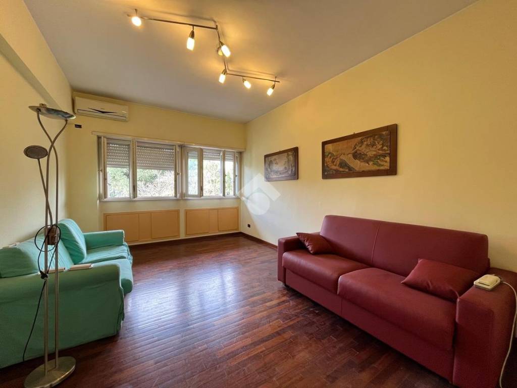 appartamento in vendita a Roma in zona Ardeatino