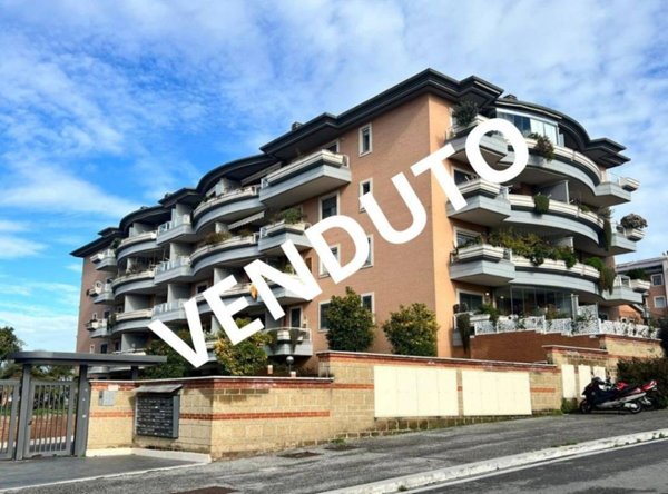 appartamento in vendita a Roma in zona Ponte Mammolo