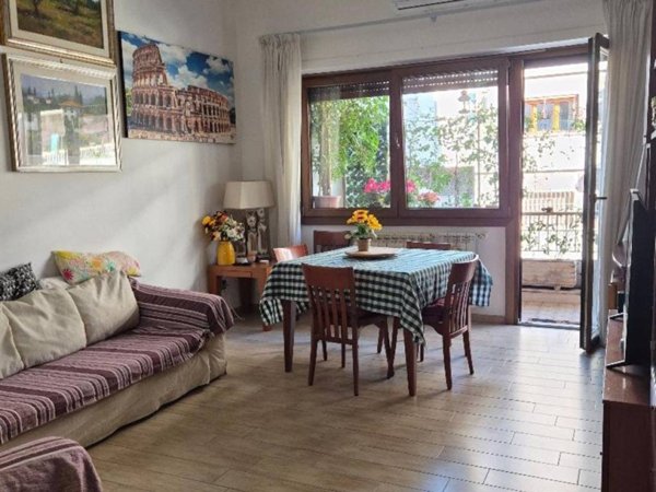 appartamento in vendita a Roma in zona Appio Latino
