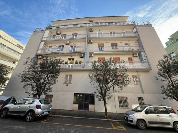 appartamento in vendita a Roma in zona Ardeatino