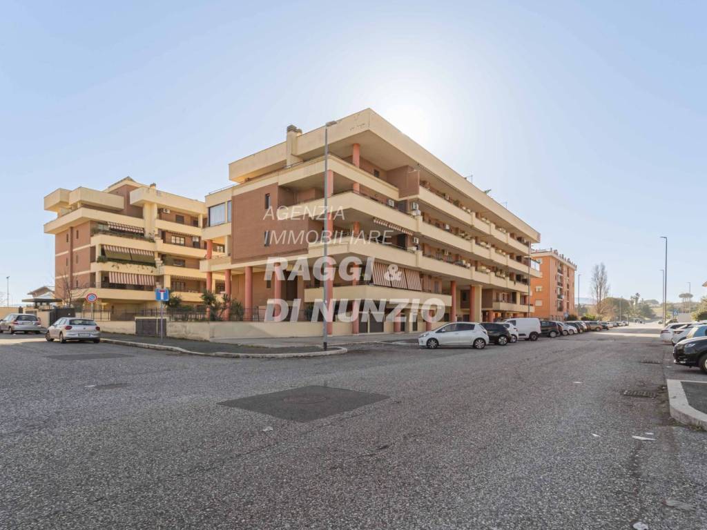 appartamento in vendita a Roma in zona Borghesiana