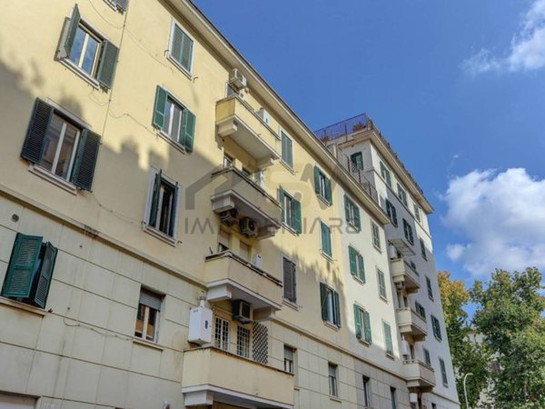 appartamento in vendita a Roma in zona Ostiense