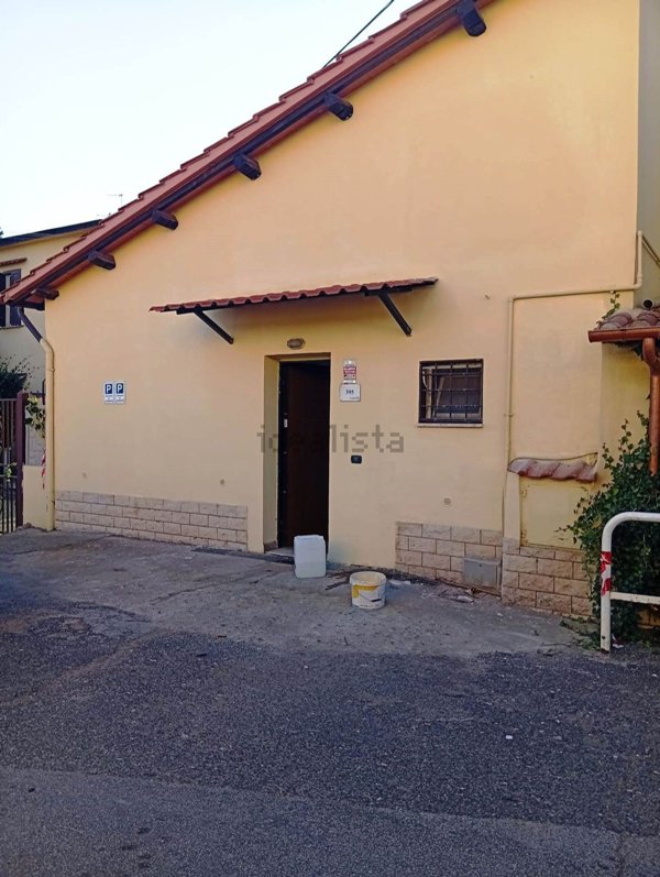 appartamento in vendita a Roma in zona Pantan Monastero