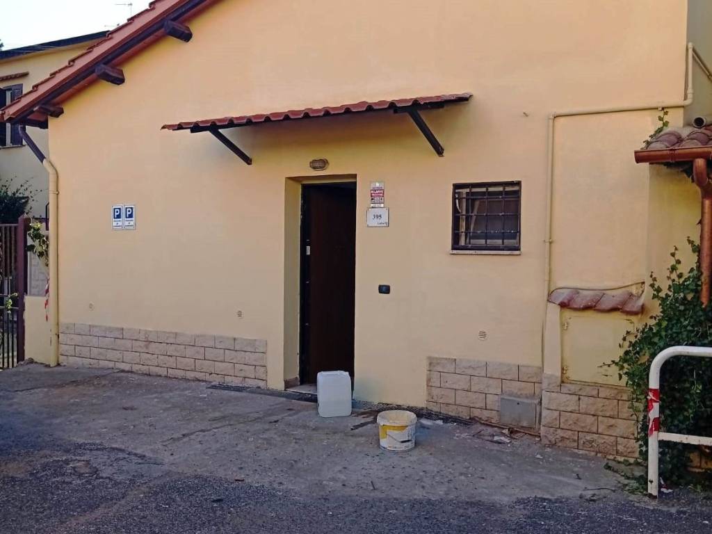 appartamento in vendita a Roma in zona Pantan Monastero