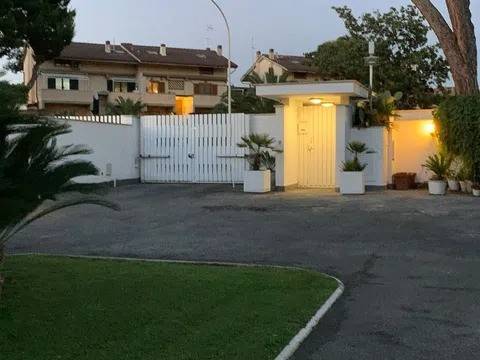 casa indipendente in vendita a Roma in zona Axa