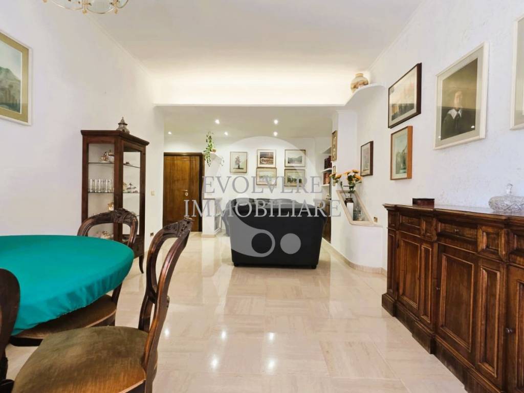 appartamento in vendita a Roma in zona Appio Claudio