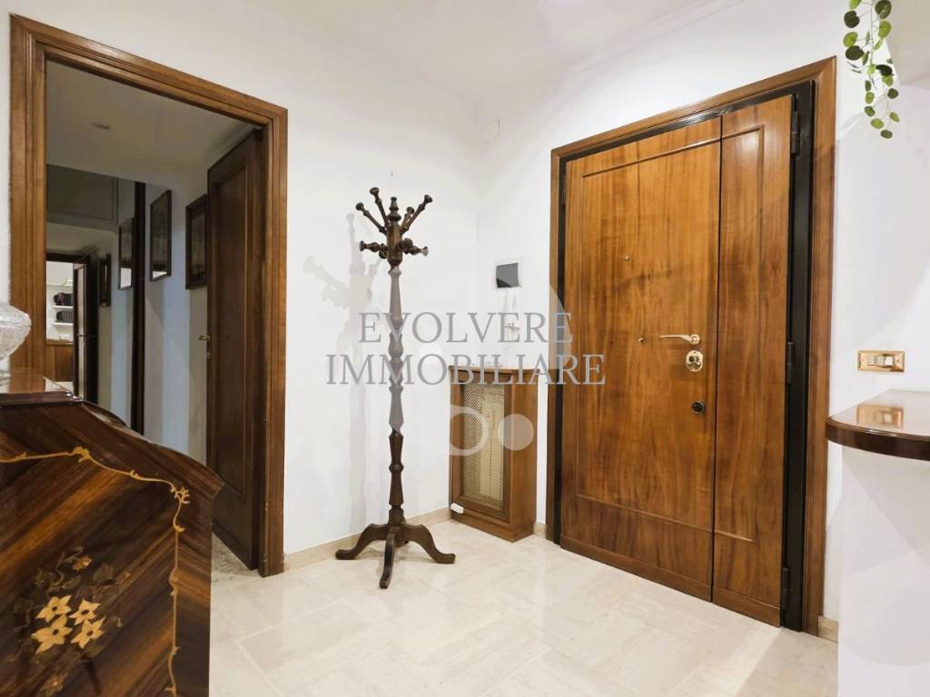 appartamento in vendita a Roma in zona Appio Claudio