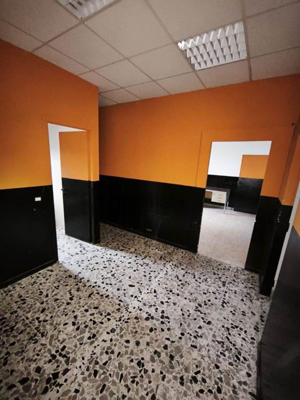 locale commerciale in vendita a Roma in zona Massimina/Casal Lumbroso