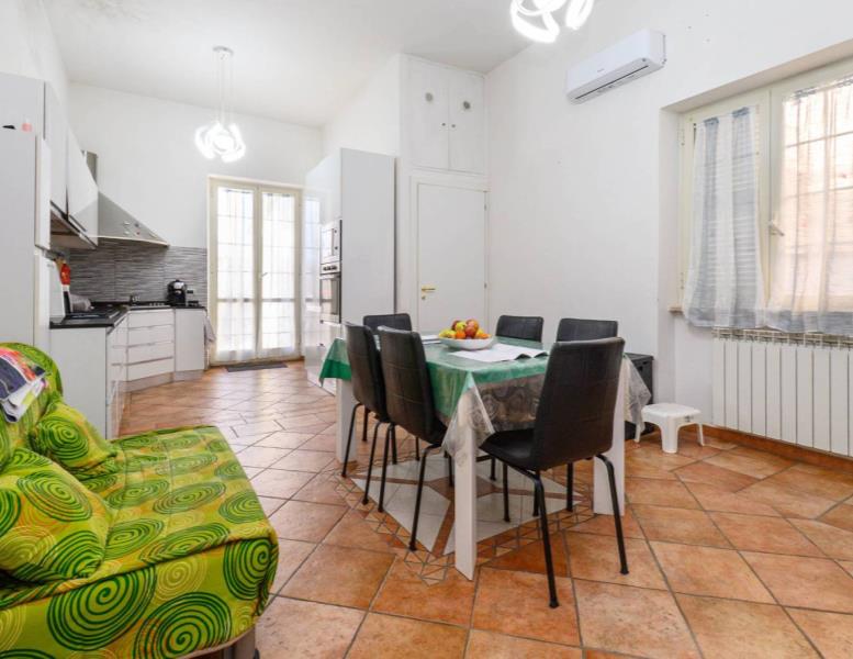 appartamento in vendita a Roma in zona Giardini di Corcolle