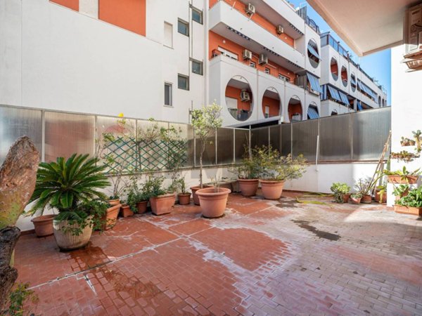 appartamento in vendita a Roma in zona Ostia