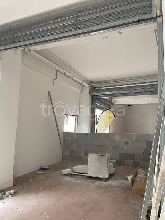 locale di sgombero in vendita a Roma in zona Alessandrino