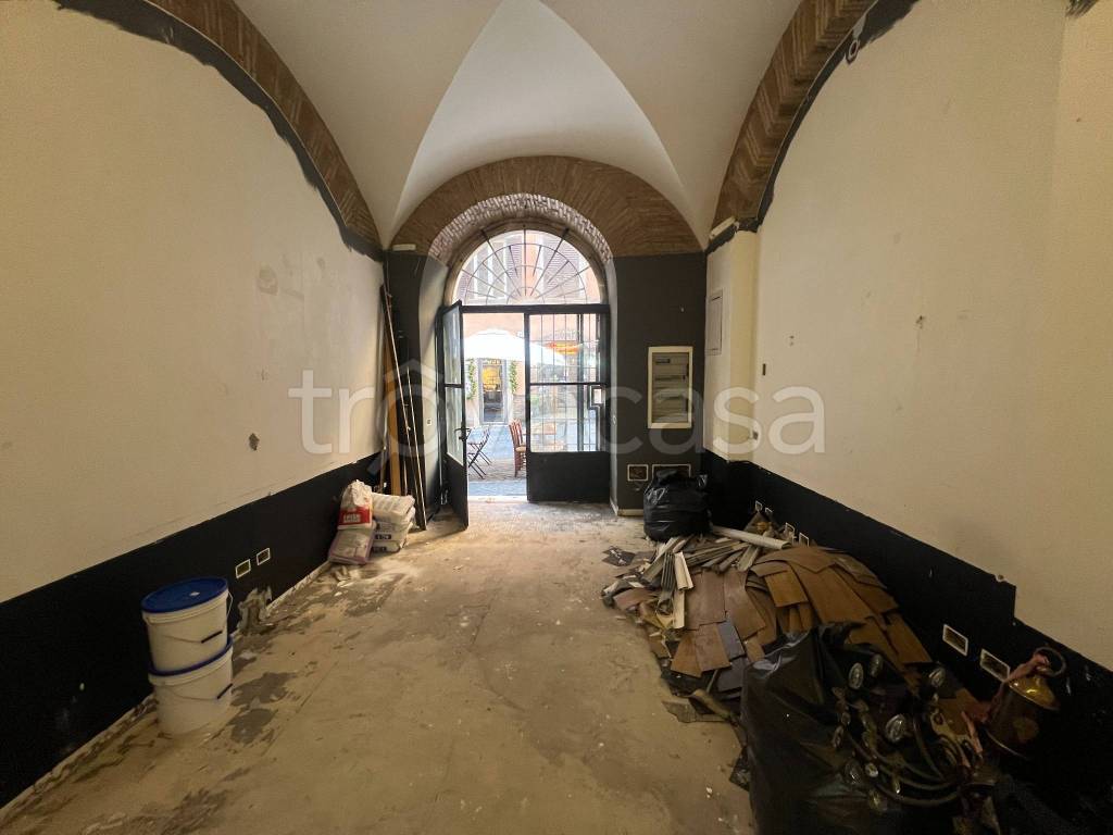 negozio in vendita a Roma in zona Rione Monti/Campitelli